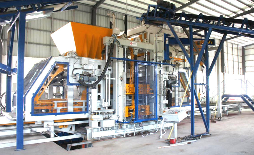 Квангонг кирпич машиналары Кытайдын түштүгүндө, бир машинанын түштүгүндөгү түштүктөр жана алмаз формасындагы кирпичтер